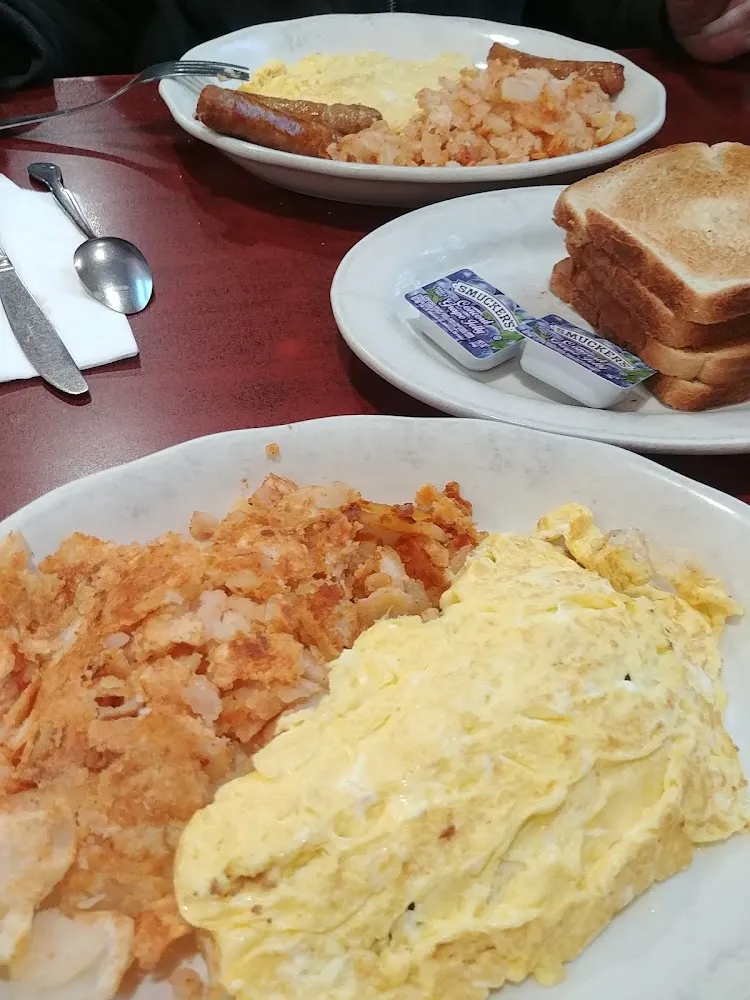 Scrambled Eggs Cornbeef Hash and Homefries